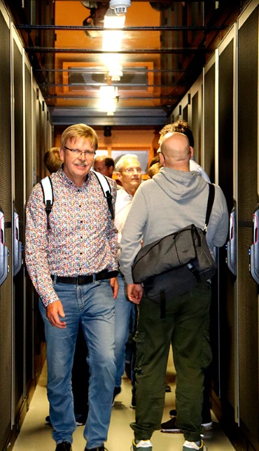 tour-durch-das-neue-Rechenzentrum